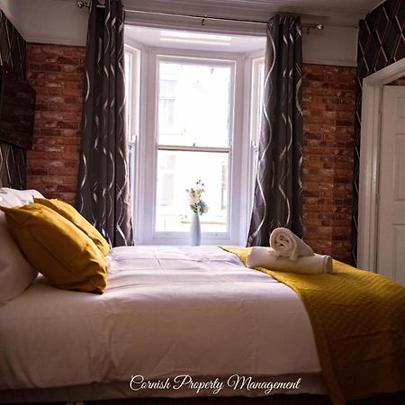 River Street Apartments Труро Экстерьер фото