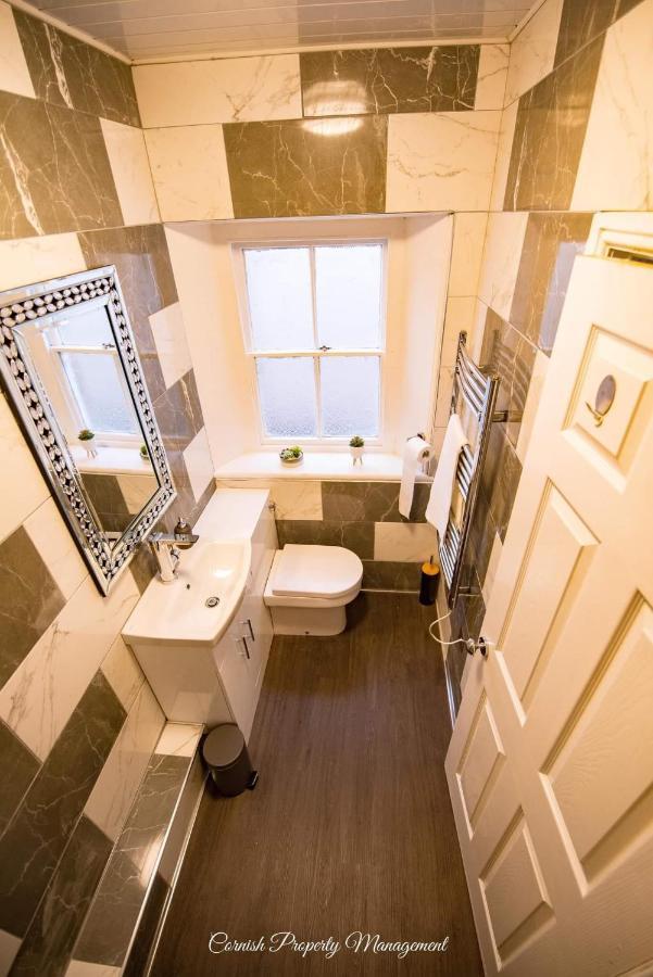 River Street Apartments Труро Экстерьер фото