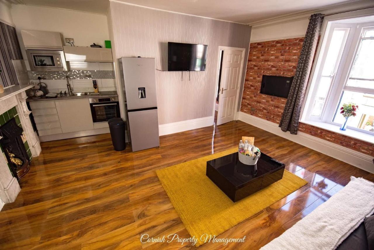 River Street Apartments Труро Экстерьер фото